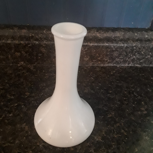 Vintage Milk Glass Bud Vase - Picture 2 of 3